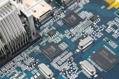 映眾發布冰龍紀念版 鈦合金供電多屏顯示，助力專業多媒體制作